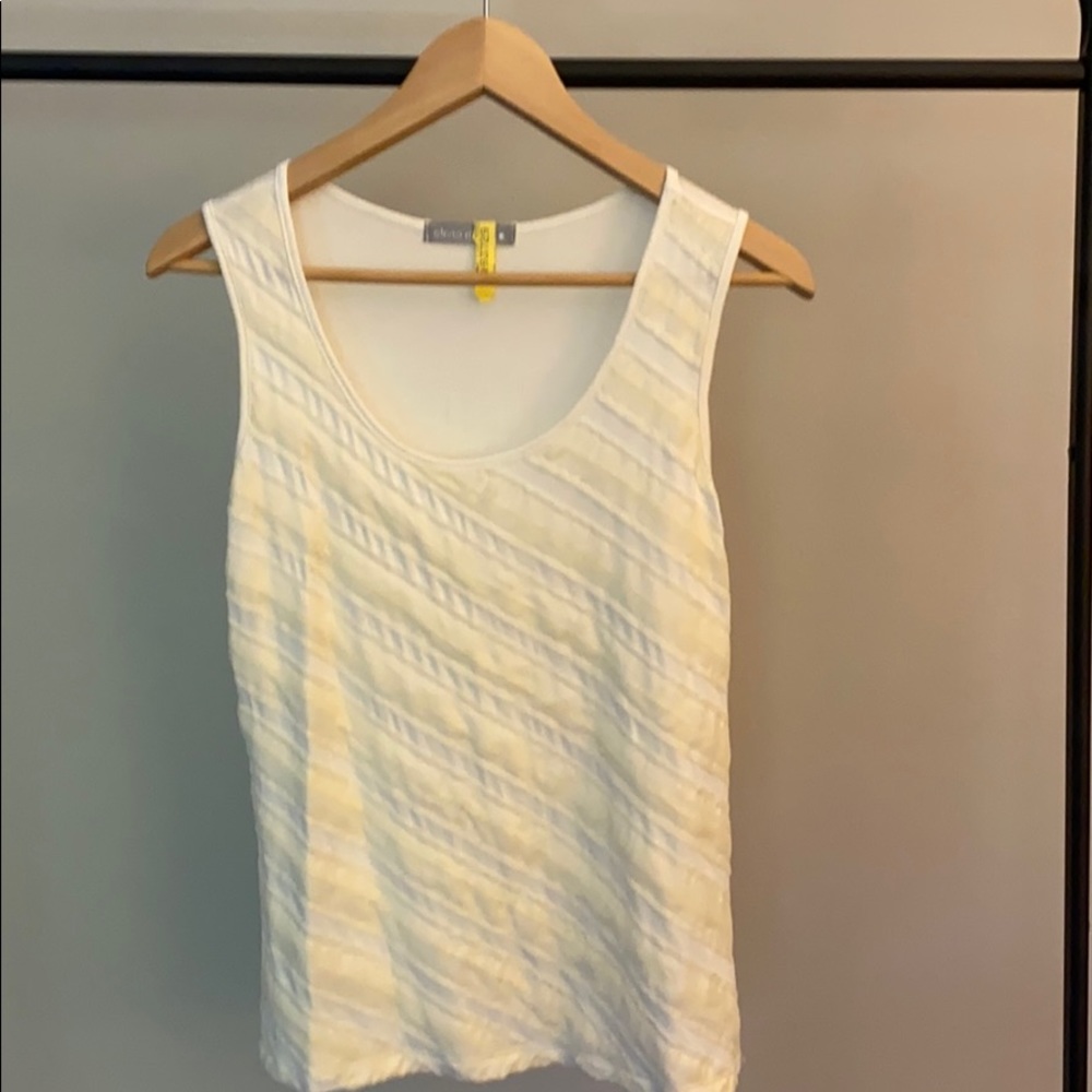 Sleeveless knit with chiffon